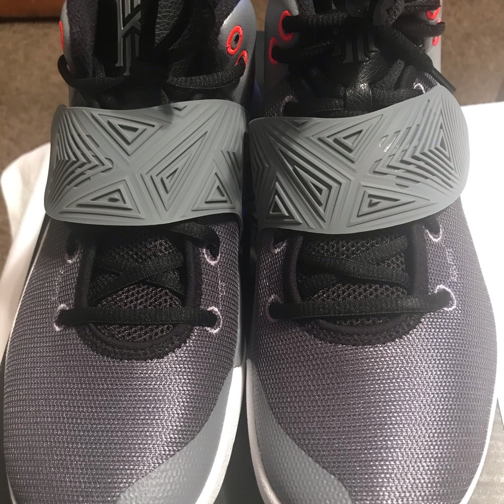 Nike Kyrie Flytrap 111
